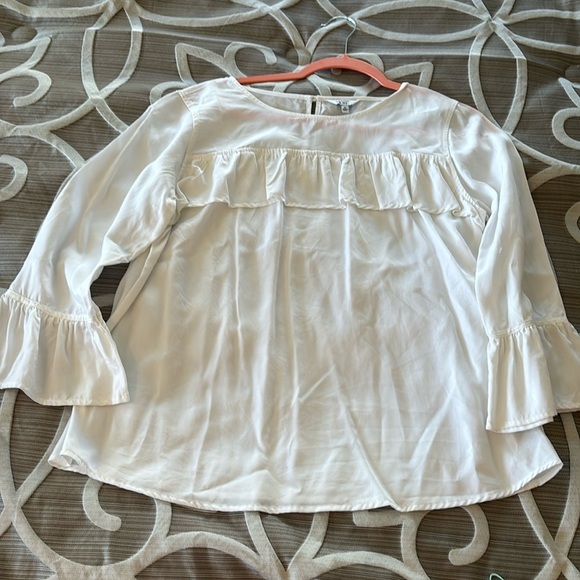 3 for $10 Crown &Ivy Women’s ruffle bodice and sleeved white blouse Size Medium - Picture 1 of 5